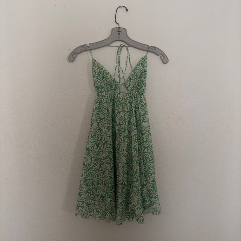 Flowy floral green daisy sundress